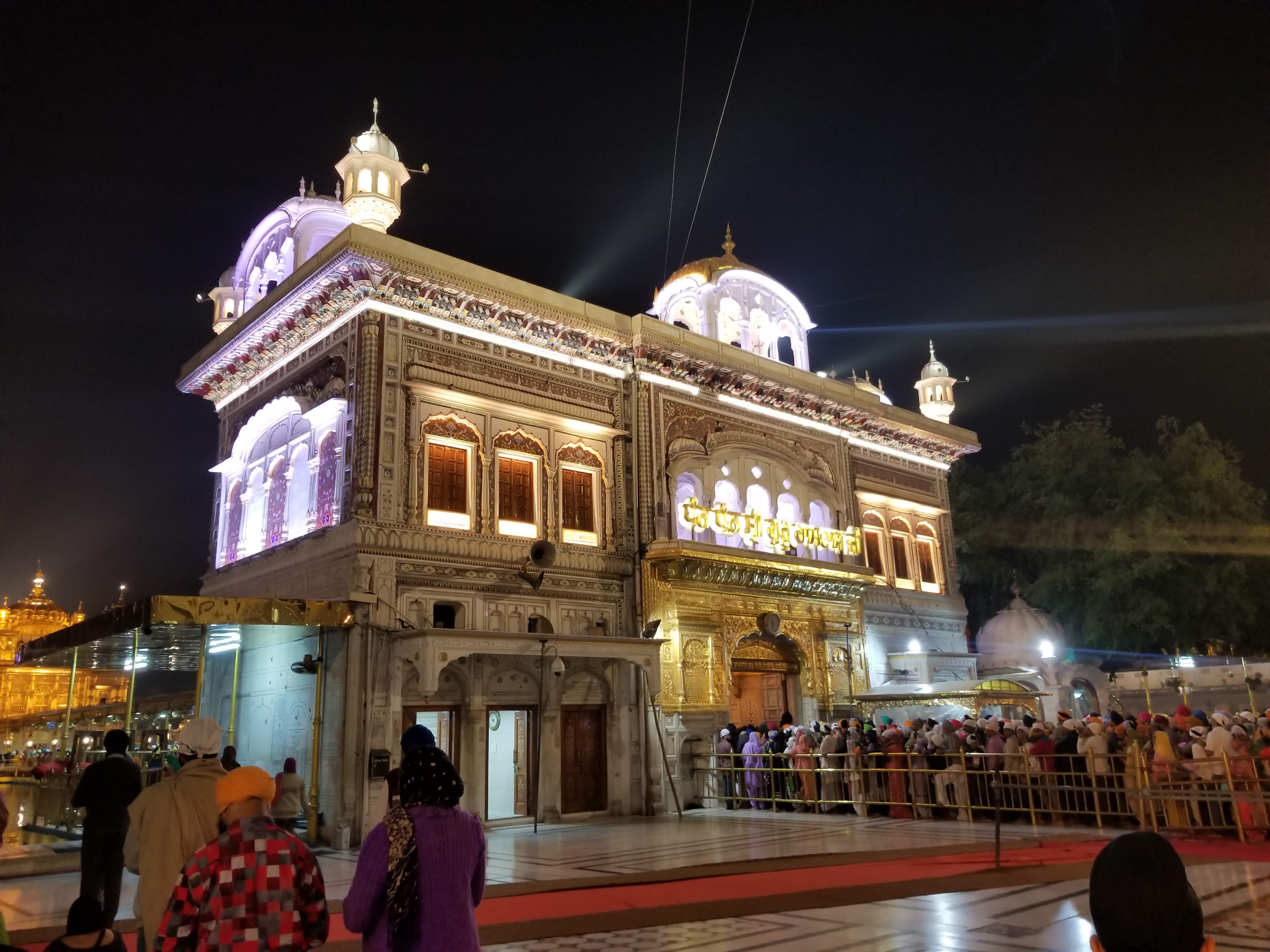 Guru Nanak Jayanti Special: Check Out These Pictures of The Golden ...